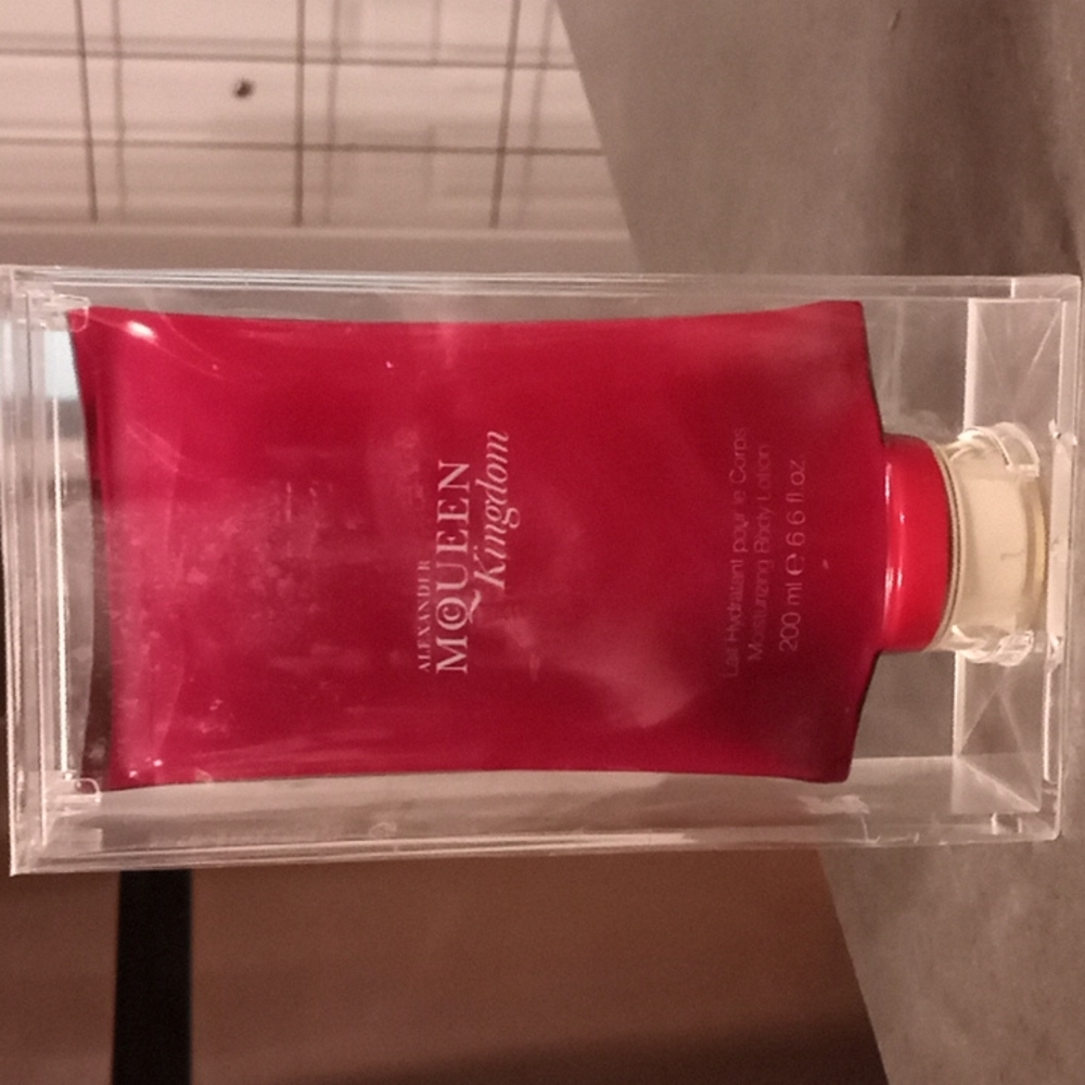 Alexander McQueen Kingdom 200 ml body lotion- giftable